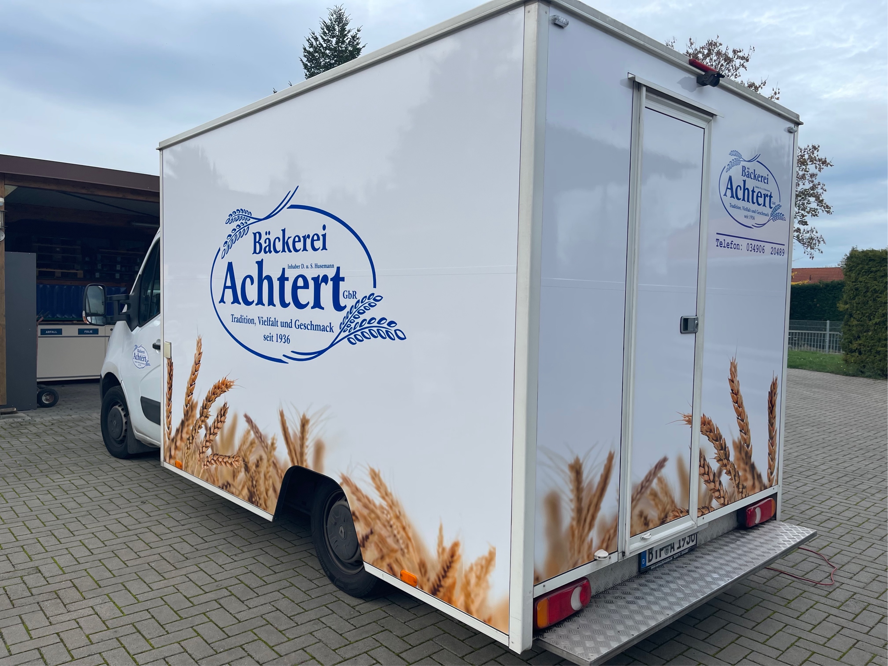 Transporter Vollbeschriftung – Bäckerei Achtert