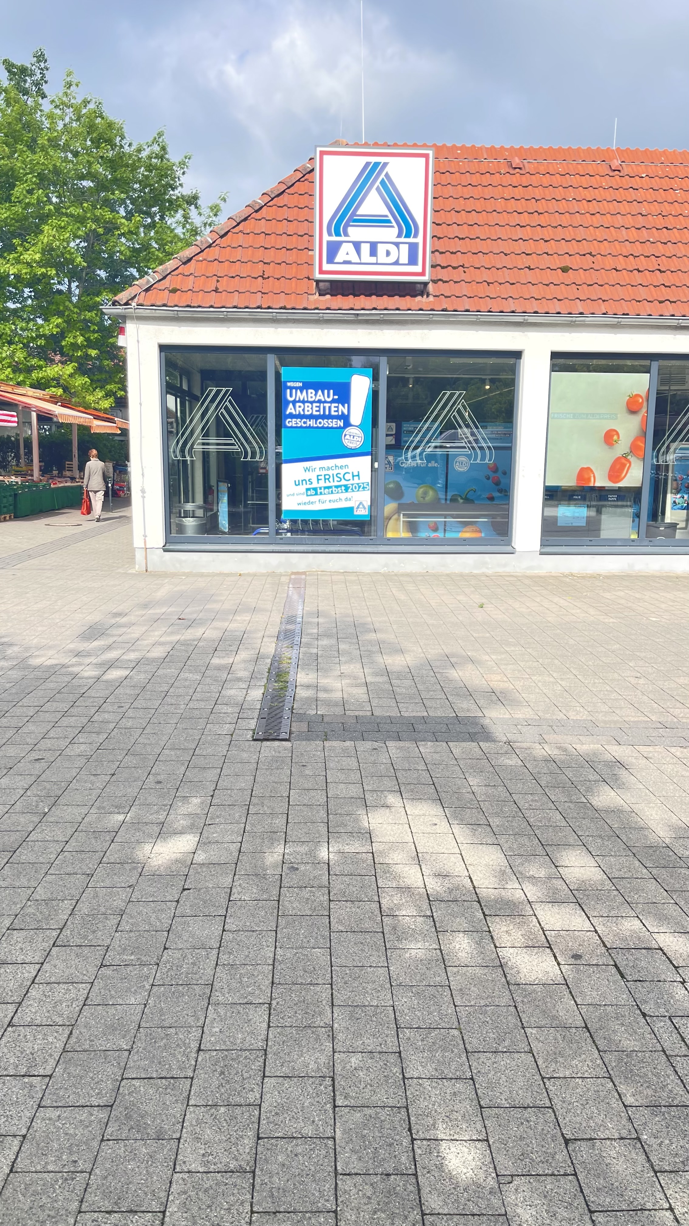 ALDI Schaufenster mit Fensterplott – Werbetechnik